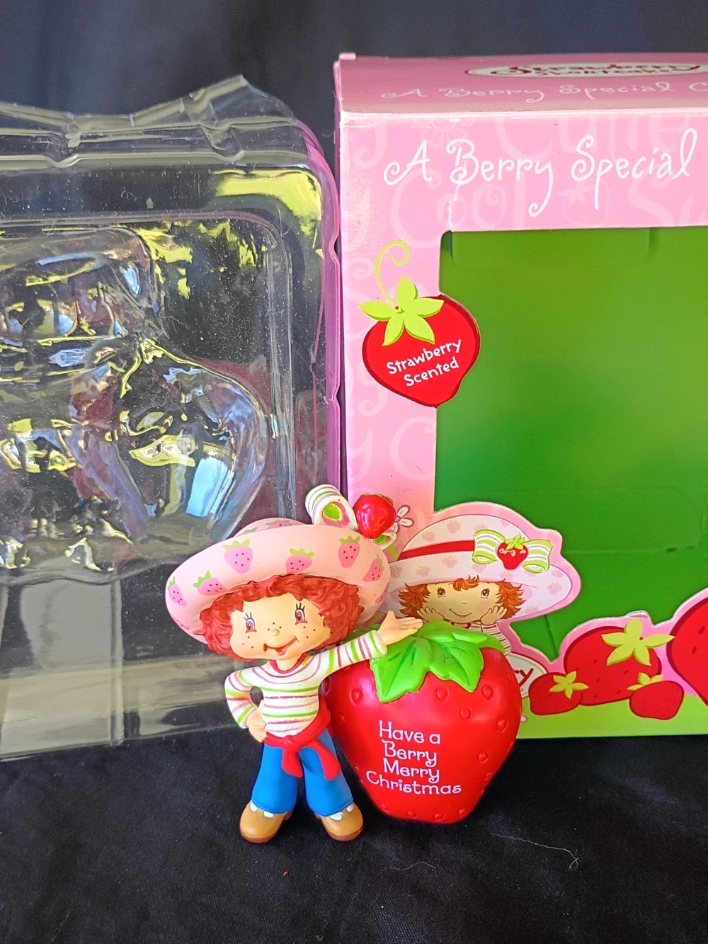 Strawberry Shortcake A Berry Special Christmas Ornament American Greetings 2003